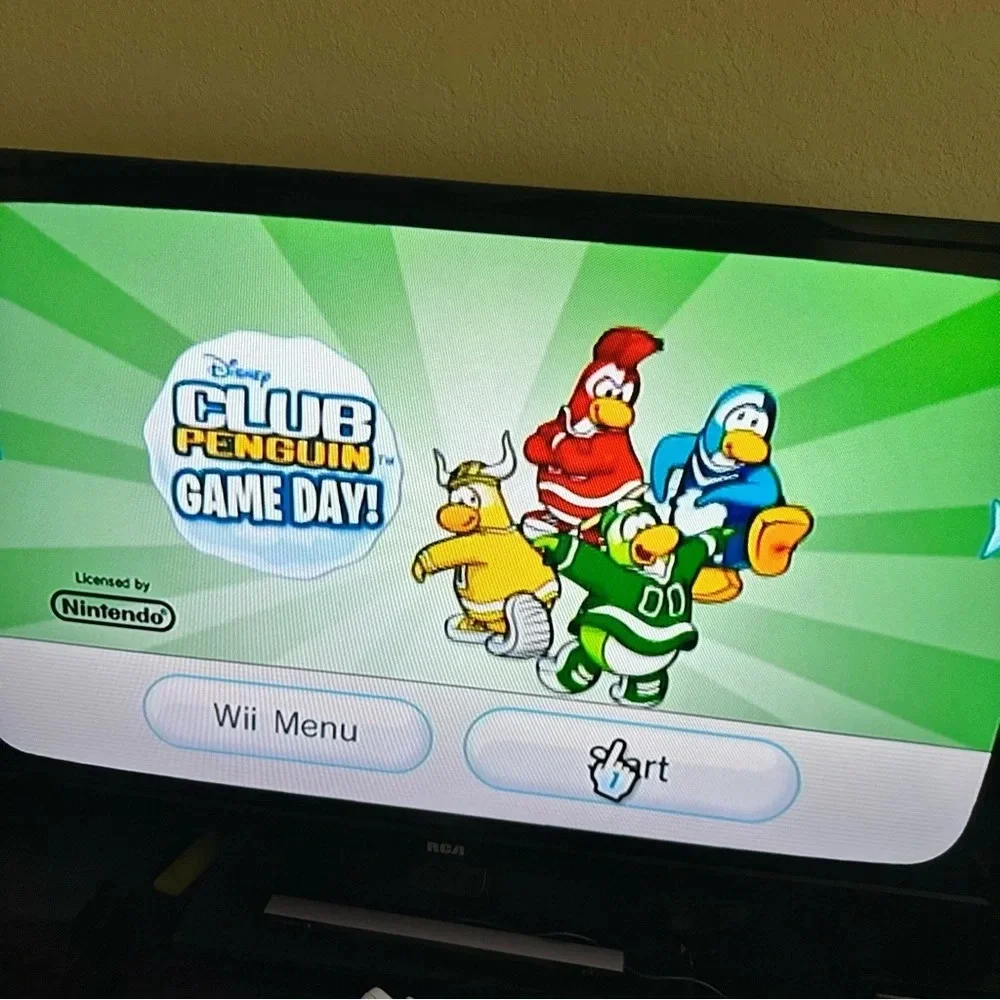 Nintendo Wii Club Penguin Game Day complete game with manual
